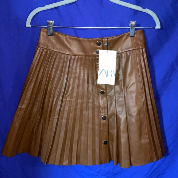 (2) Zara Faux Leather Pleated Skirts - Picture 5 of 7